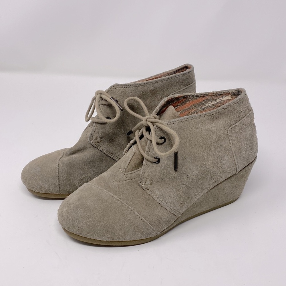 Toms Tan Beige Suede Leather Lace Ankle Wedge Booties Size 7.5